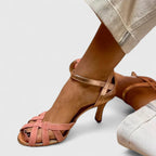 Sandalias de tacón con tiras cruzadas
