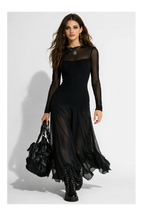 Luna | Vestido largo holgado de tul negro