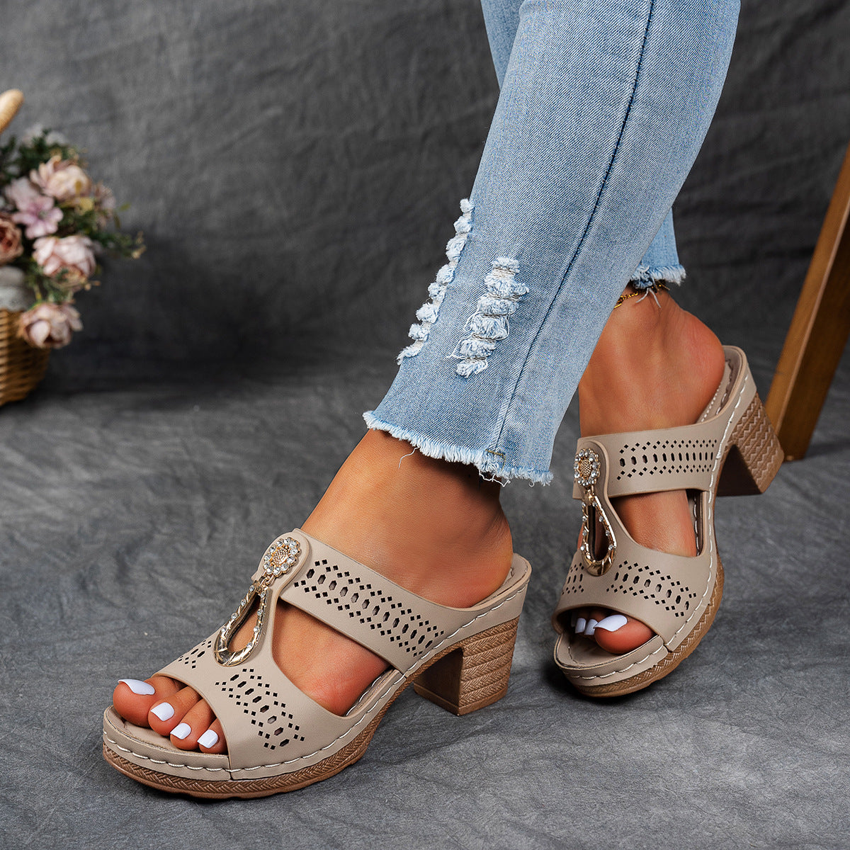 Sandalias cómodas con tacón alto