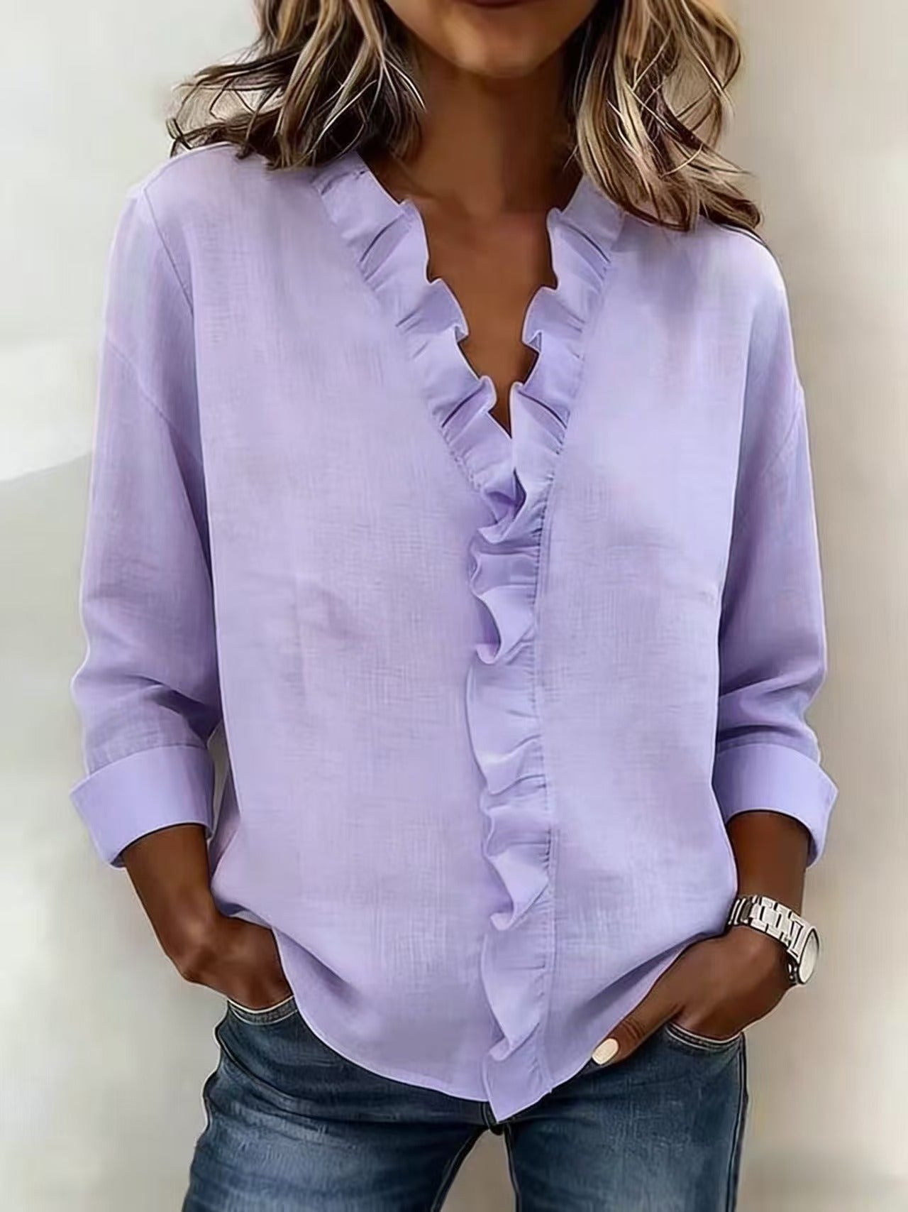 Clara | Blusa con cuello en V y volantes