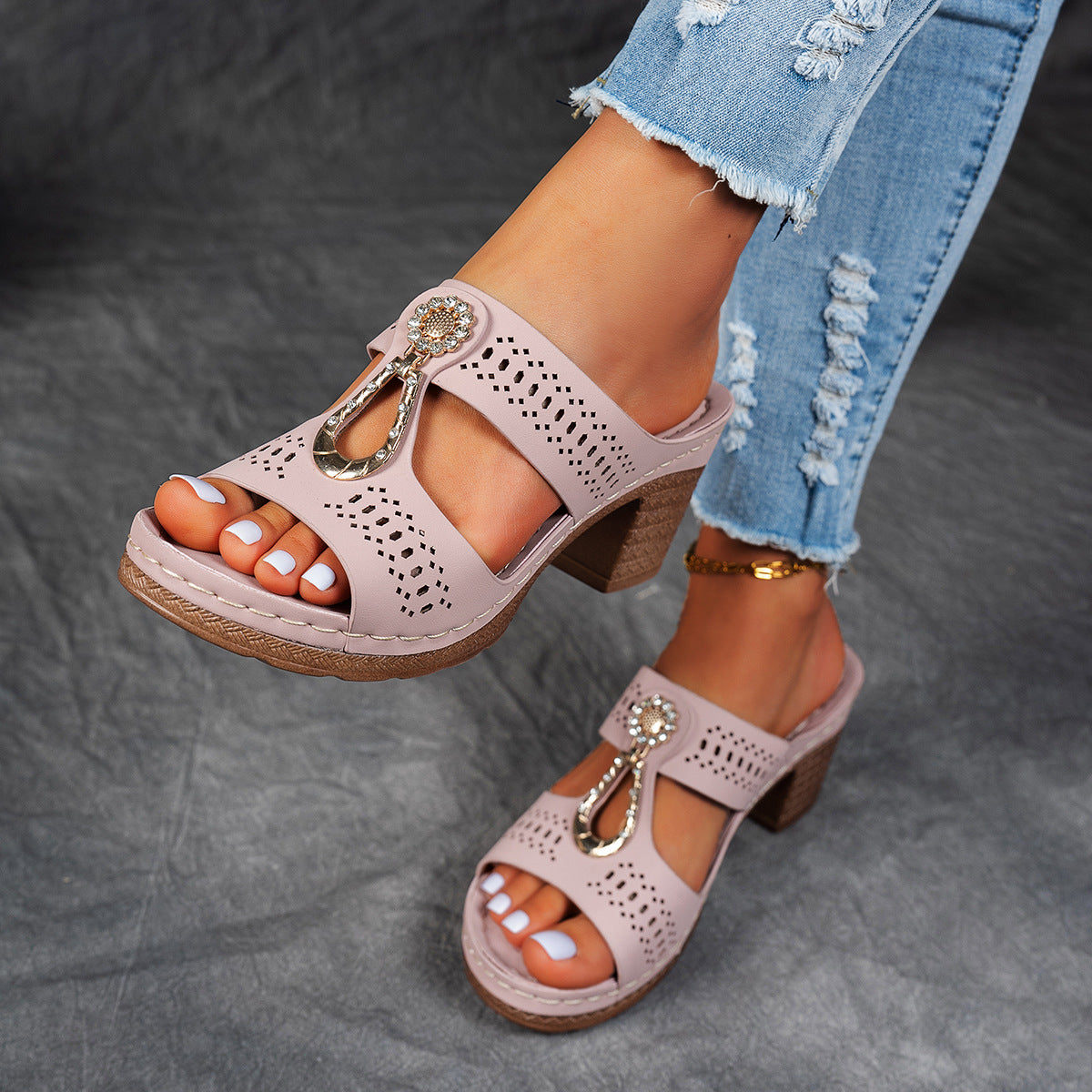 Sandalias cómodas con tacón alto
