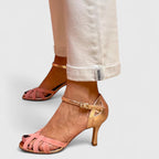 Sandalias de tacón con tiras cruzadas