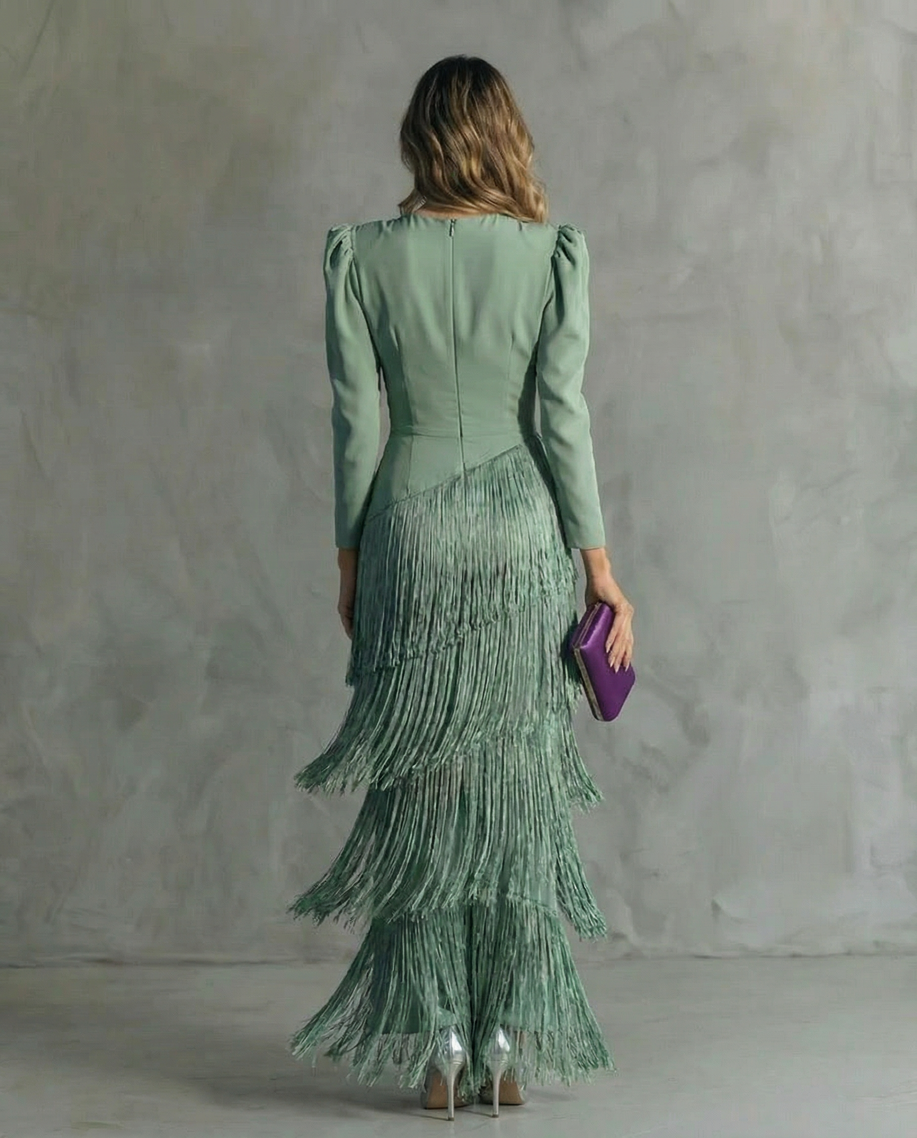 Clara | Vestido elegante con flecos